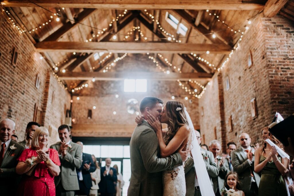 Sarah & Mike’s Beautiful Riverlands Wedding
