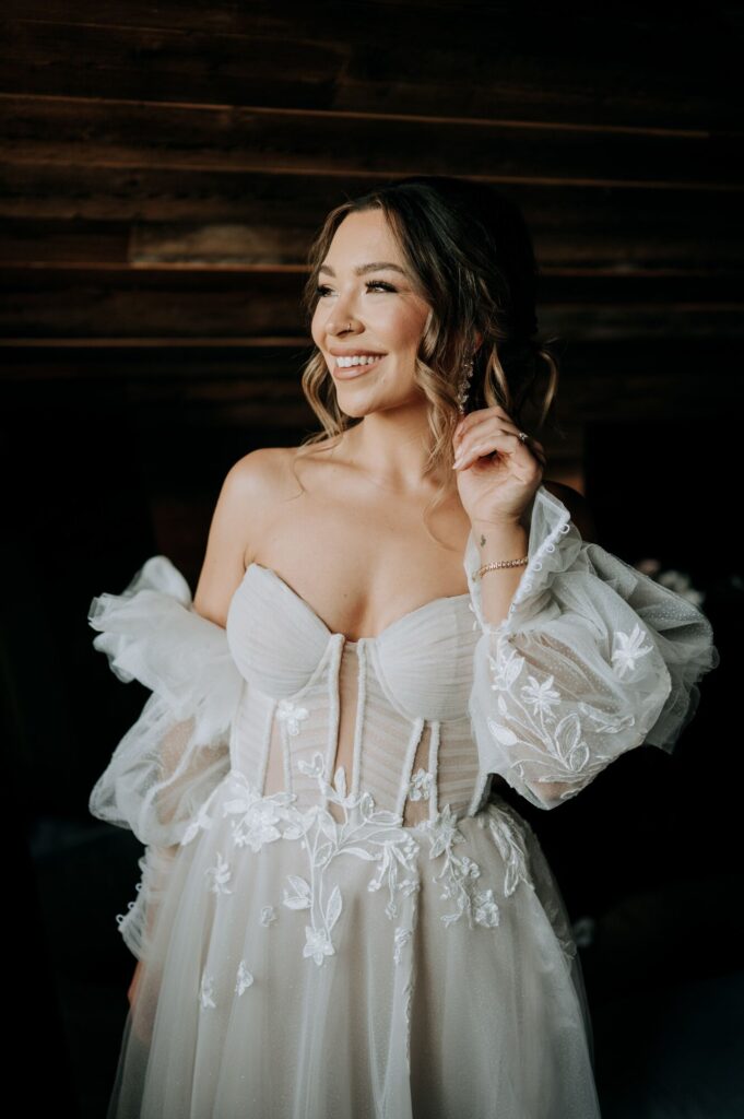 Sarah & Connor’s Breathtaking Hidden River Barn Winter Wedding